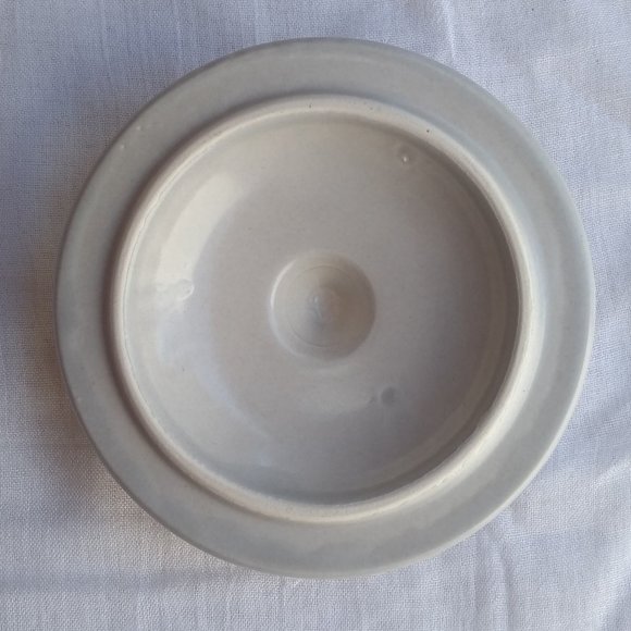 Vintage Pfaltzgraff Yorktowne Soup Tureen with Lid - Picture 5 of 10